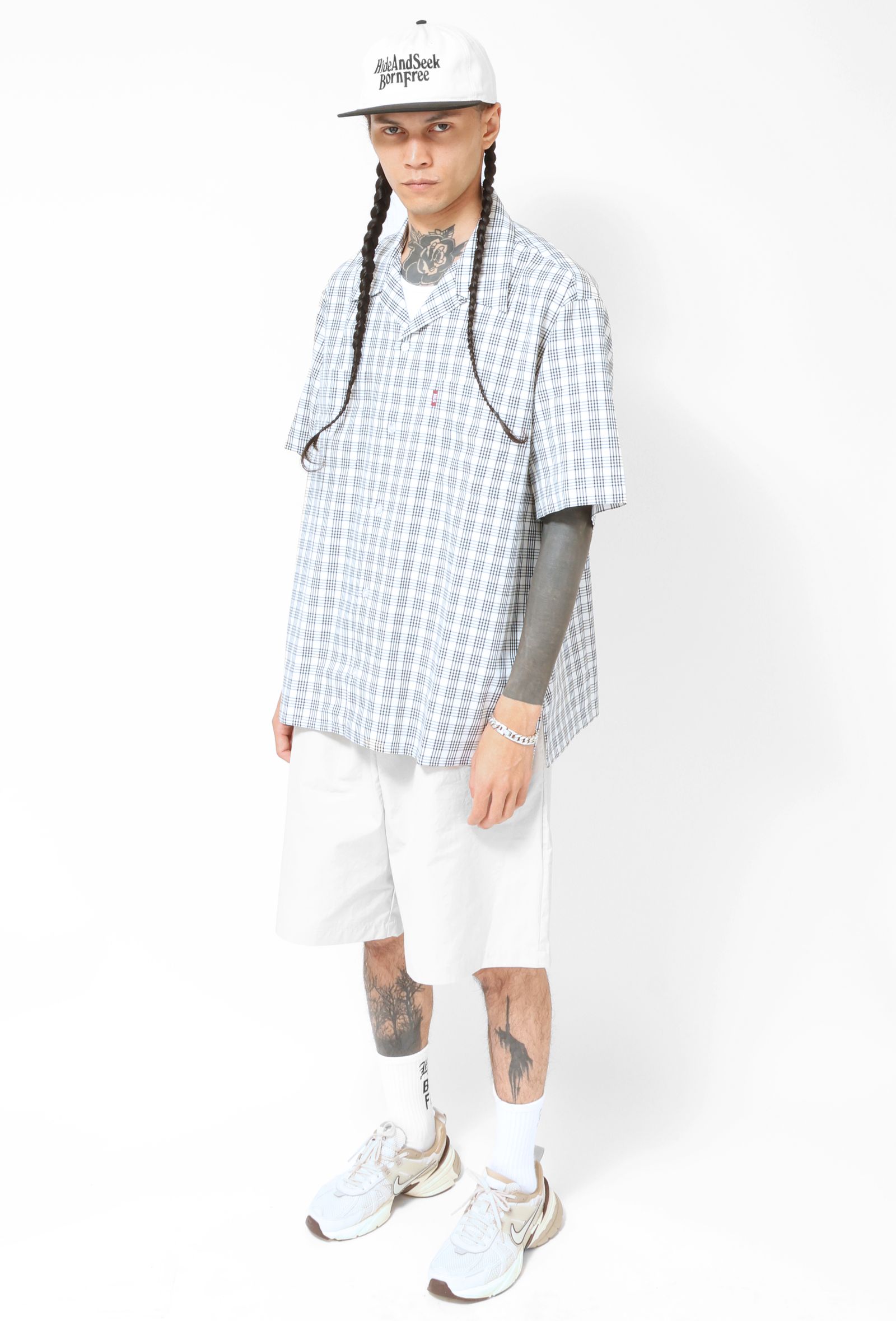 公式の  SEEK AND HIDE - 刺繍ロゴ / (BLACK×WHITE) Cap 2Tone Free Born 帽子