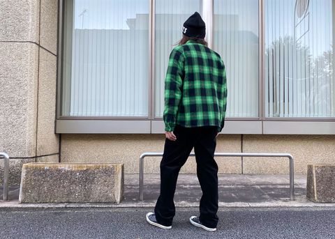 鮮やかな色味のチェックJKTを主役にしたアメカジコーデ