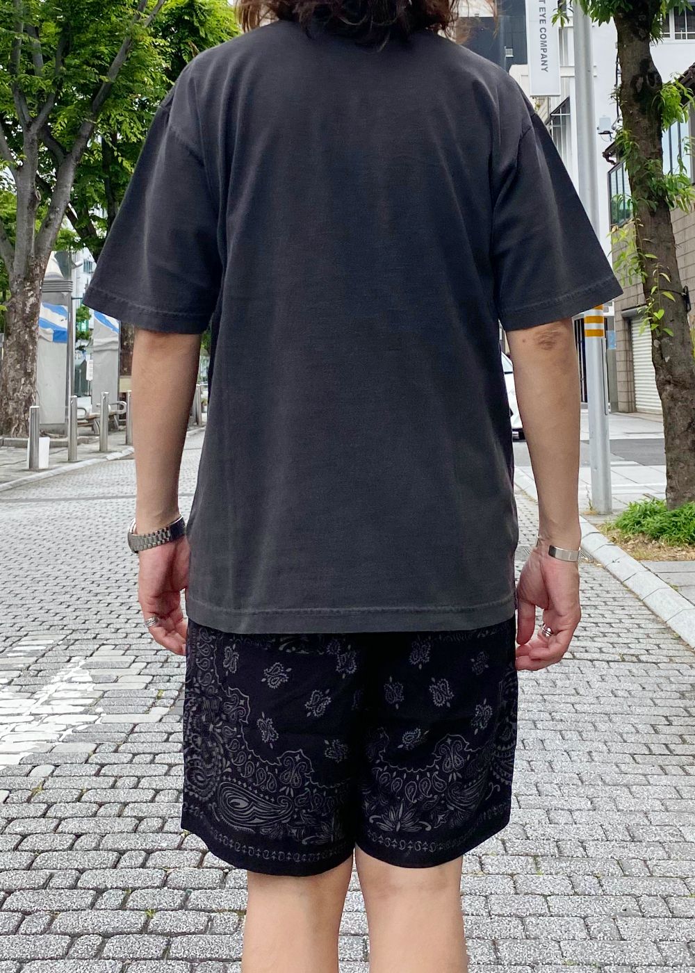 Logo S/S Tee (D-GRAY) / ロゴ プリント ルーズフィット Tシャツ