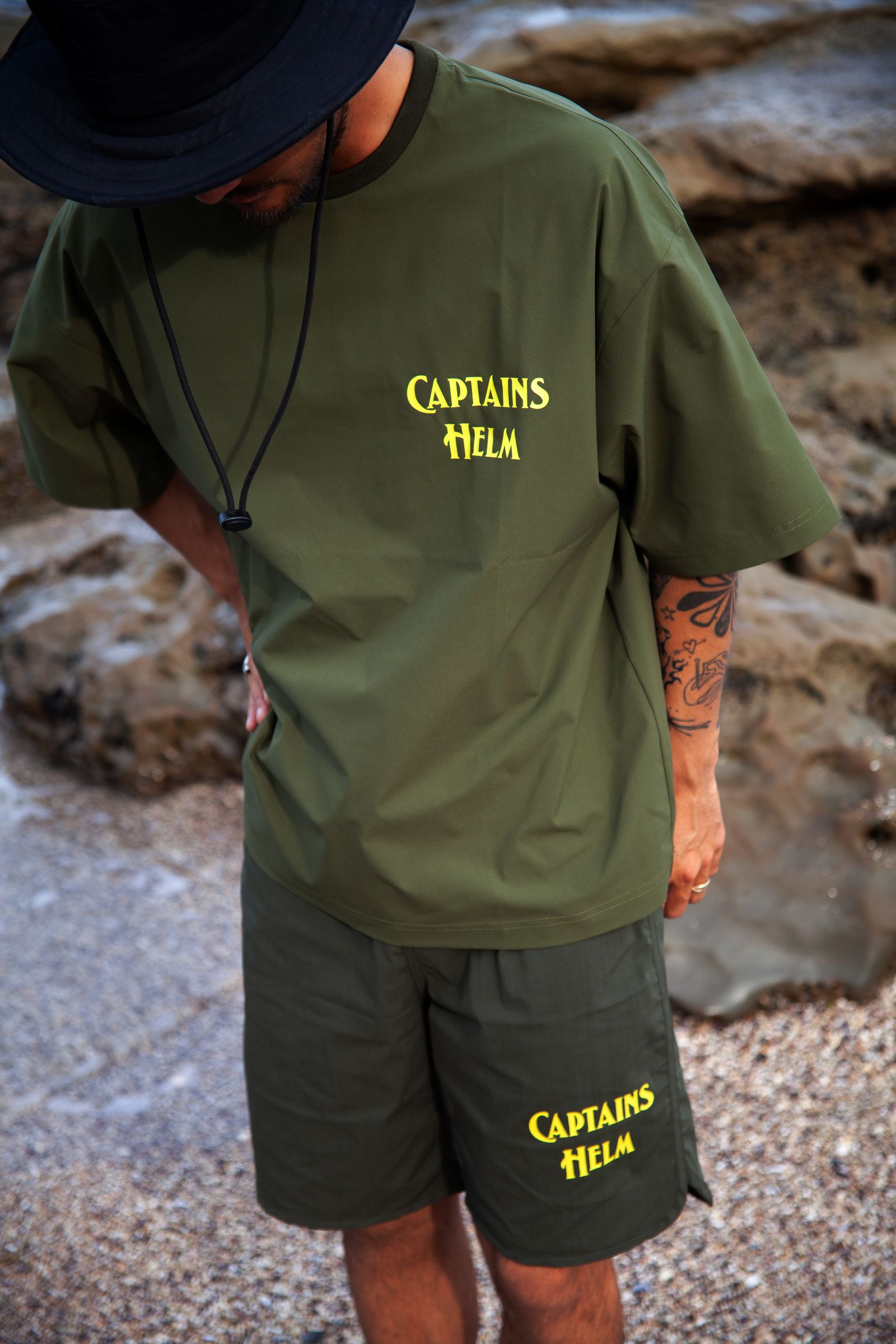"OCEANSIDE DIVISION" HELM SURF SHORTS (OLIVE) / ドライストレッチ サーフショーツ