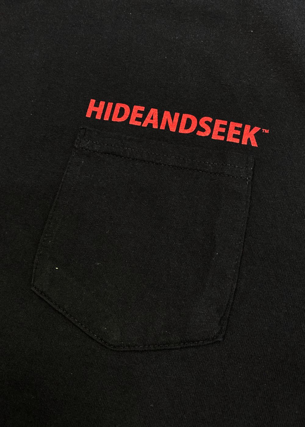 Pocket S/S Tee (BLACK) / ロゴ プリント ポケット Tee