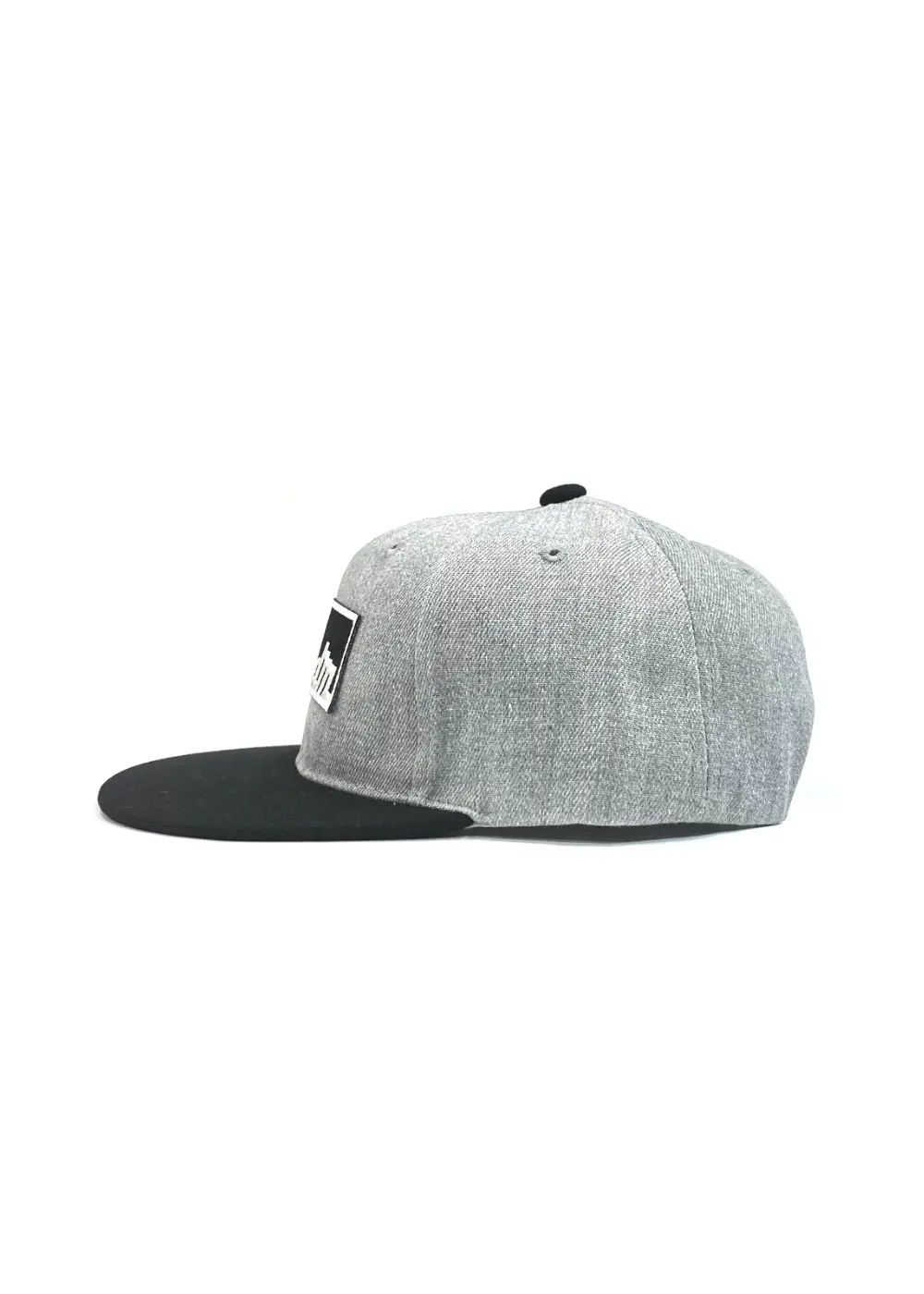 SNAP BACK CAP (H.GRAY/BLACK) / ロゴ ワッペン ベースボール キャップ