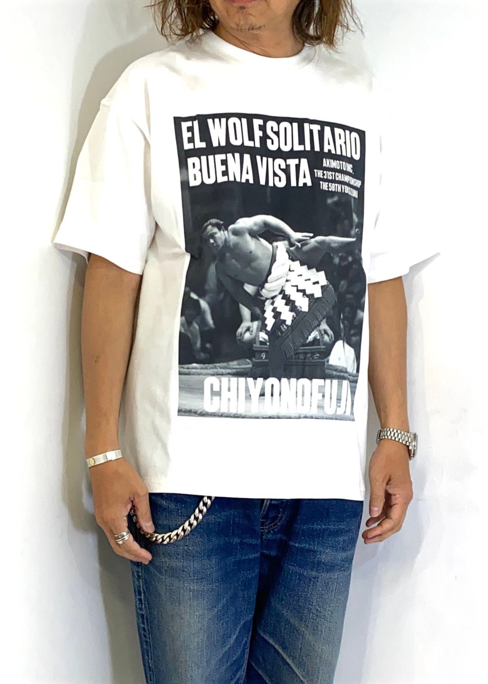 【千代の富士×BUENA VISTA】El wolf solitario tee dos (WHITE) / ×千代の富士 コラボ Tシャツ