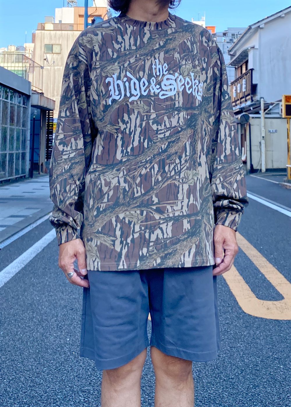 The H&S L/S Tee (CAMO) / 西浦徹 コラボ ロンT