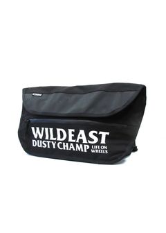 DUSTYCHAMP SIMPLE MESSENGER BAG (BLACK) / ダスティーチャンプ メッセンジャーバッグ