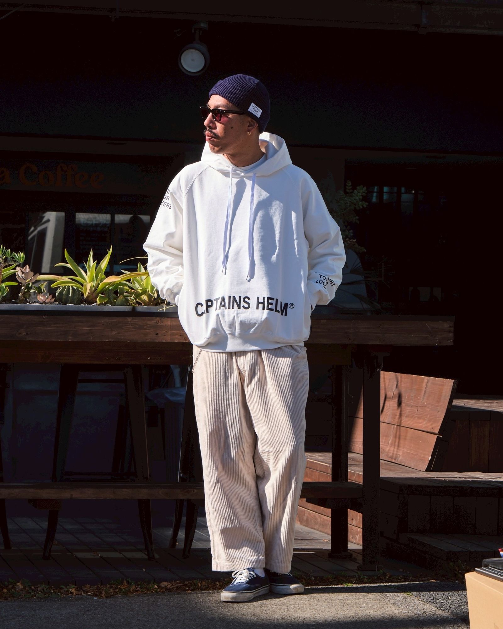 TM LOGO HOODIE (WHITE) / ロゴ プリント スウェット パーカー