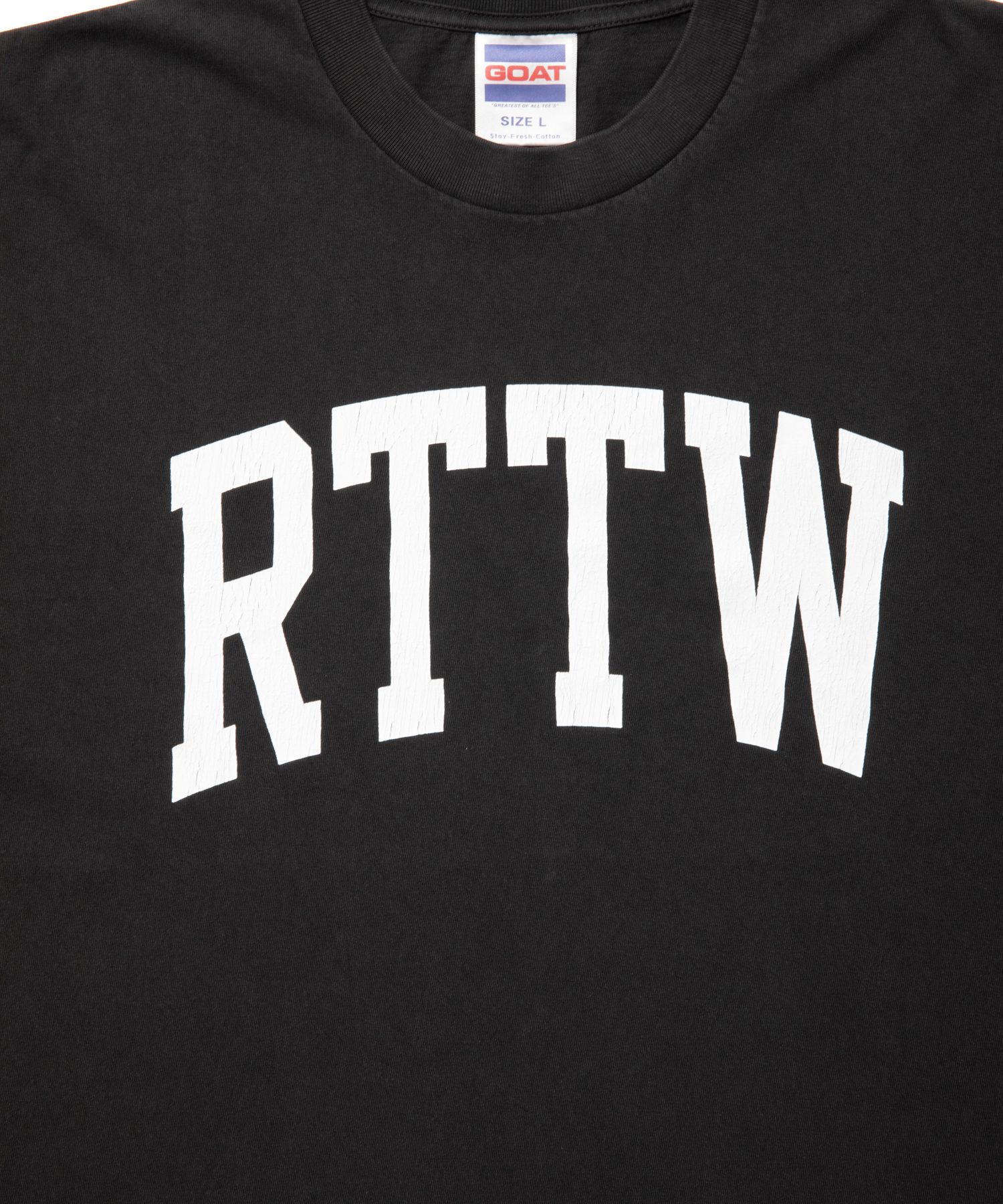 RTTW PIGMENT TEE (CHARCOAL) / カレッジロゴ プリント Tシャツ