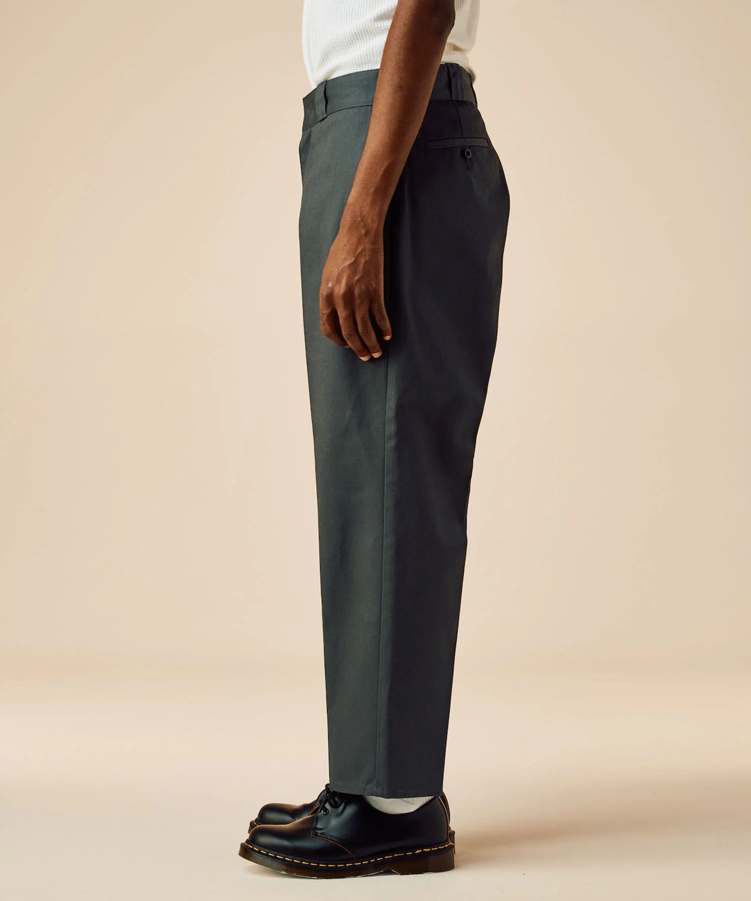 DICKIES 10L TC PANTS "THUNDERS" (CHARCOAL) / ディッキーズ コラボ チノパンツ