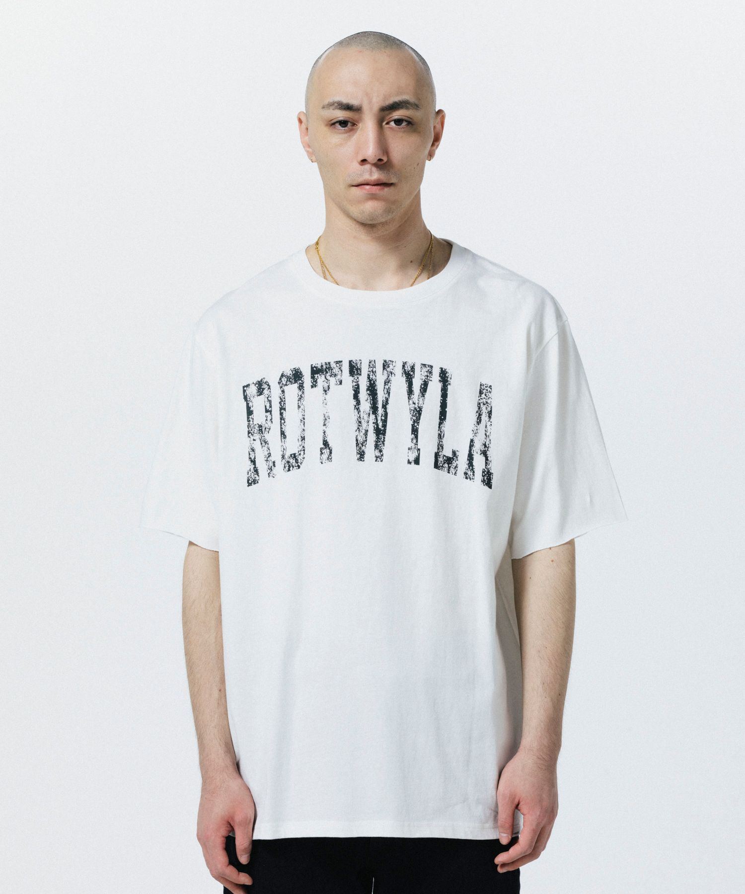 R9 ROTWYLA TEE (WHITE) / カレッジロゴ プリント オリジナル Tシャツ