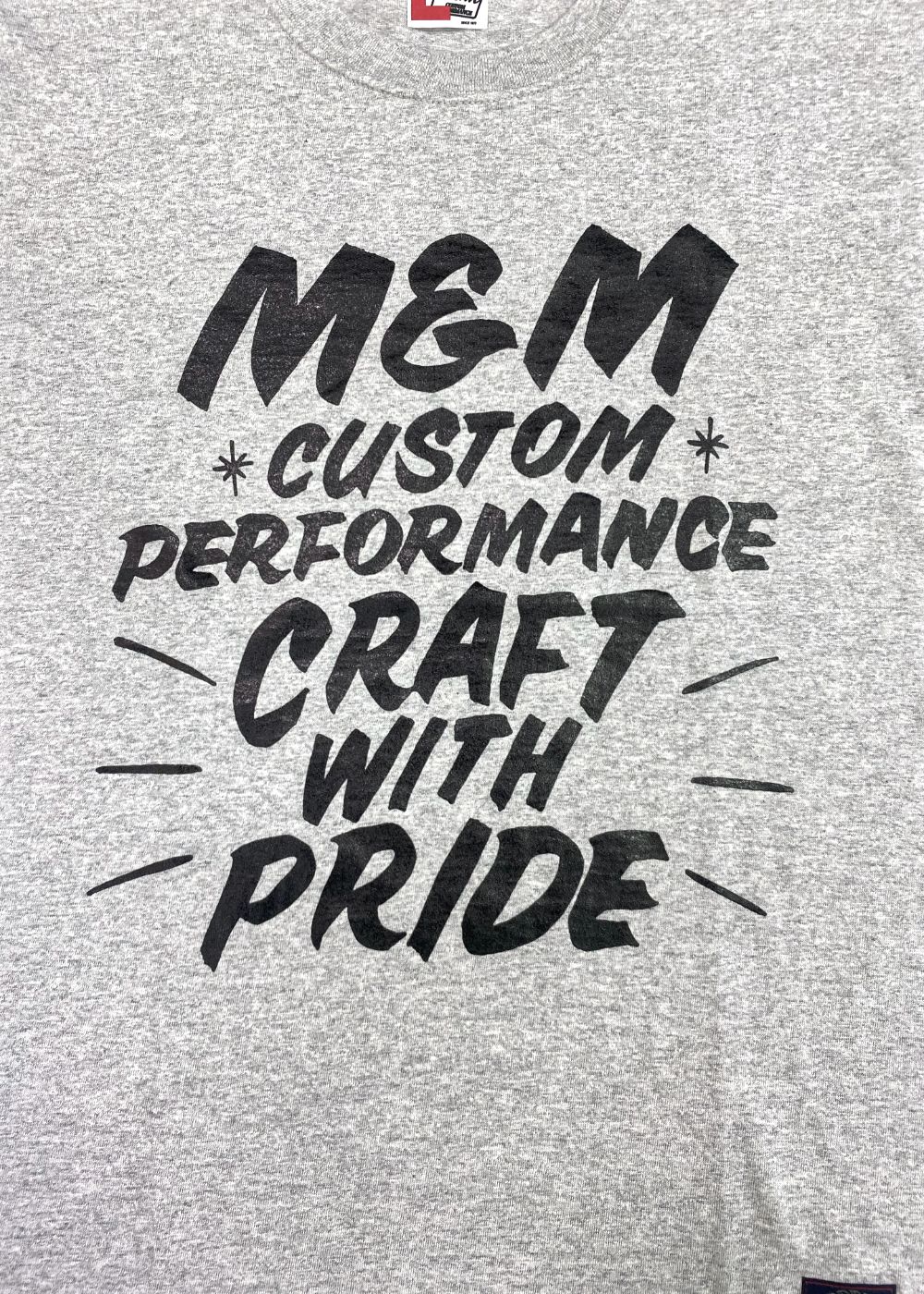 【ラスト1点】Brush Sign Tee (M.GRAY) / ロゴ プリント Tシャツ