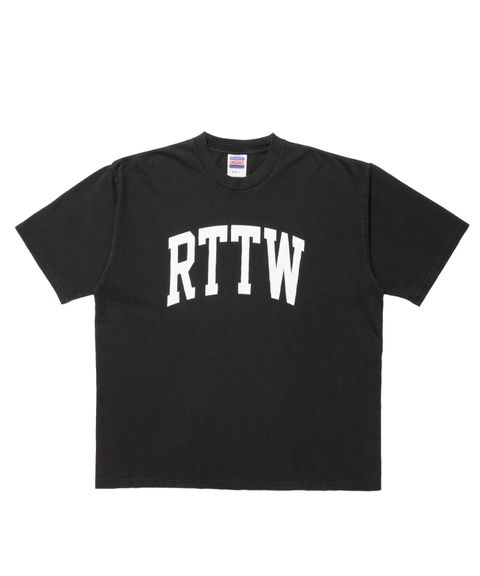 RTTW PIGMENT TEE (CHARCOAL) / カレッジロゴ プリント Tシャツ