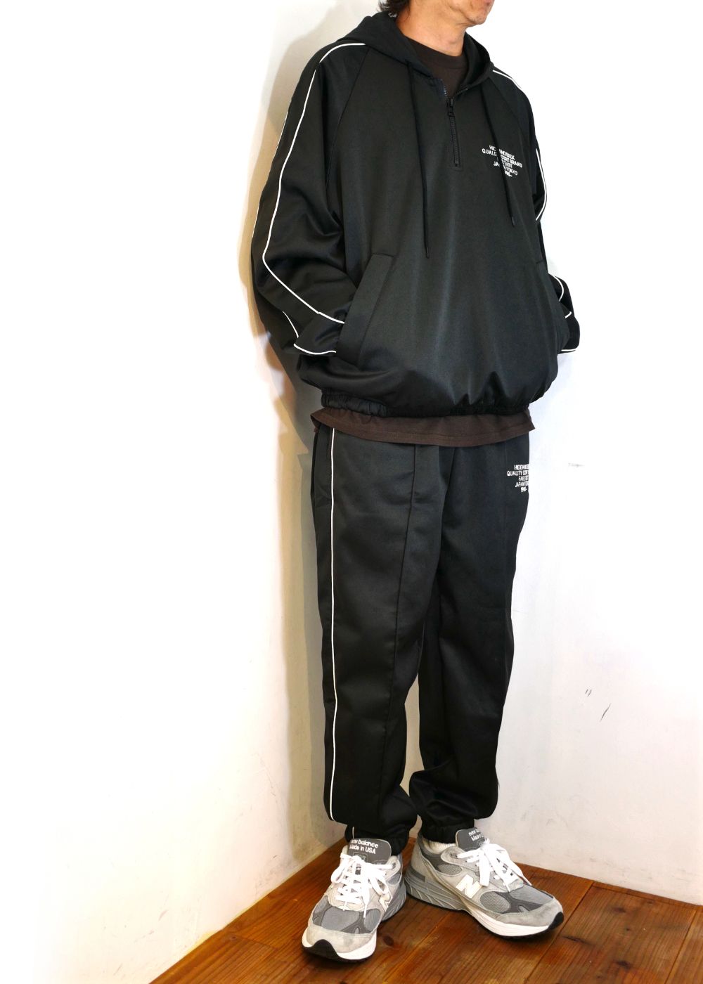 HIDE AND SEEK - JERSEY HALF ZIP HOODED (BLACK) / セットアップ