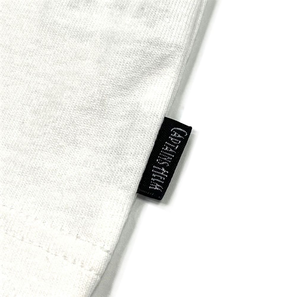 SYL LOGO SS TEE (WHITE) / ロゴ プリント Tシャツ