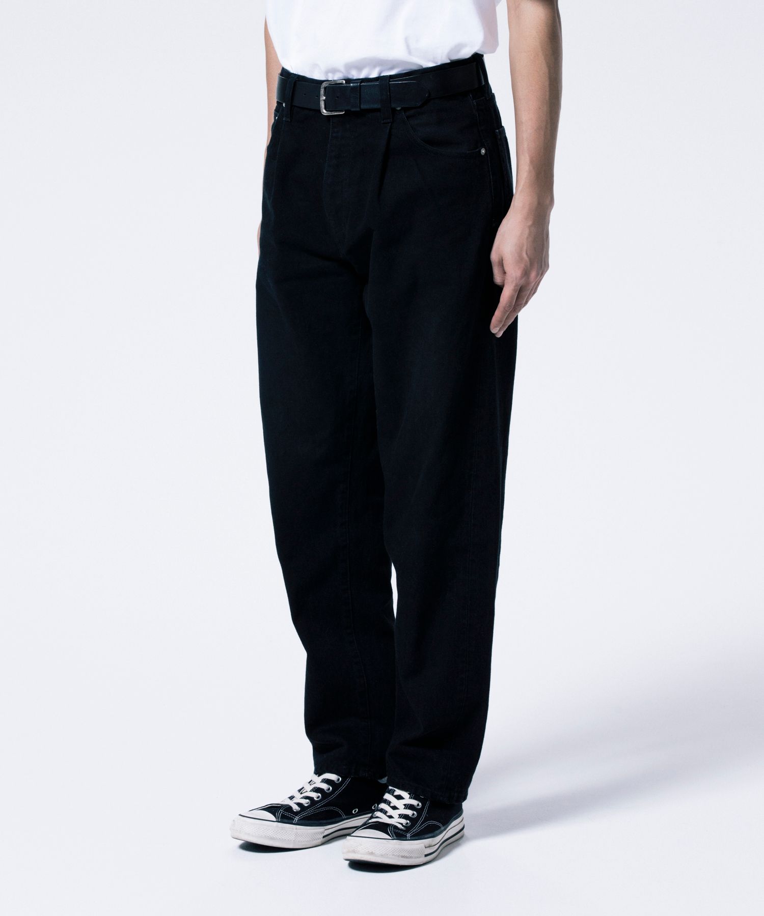 R9 TUCK DENIM PANTS (BLACK) / ワンタック デニム パンツ
