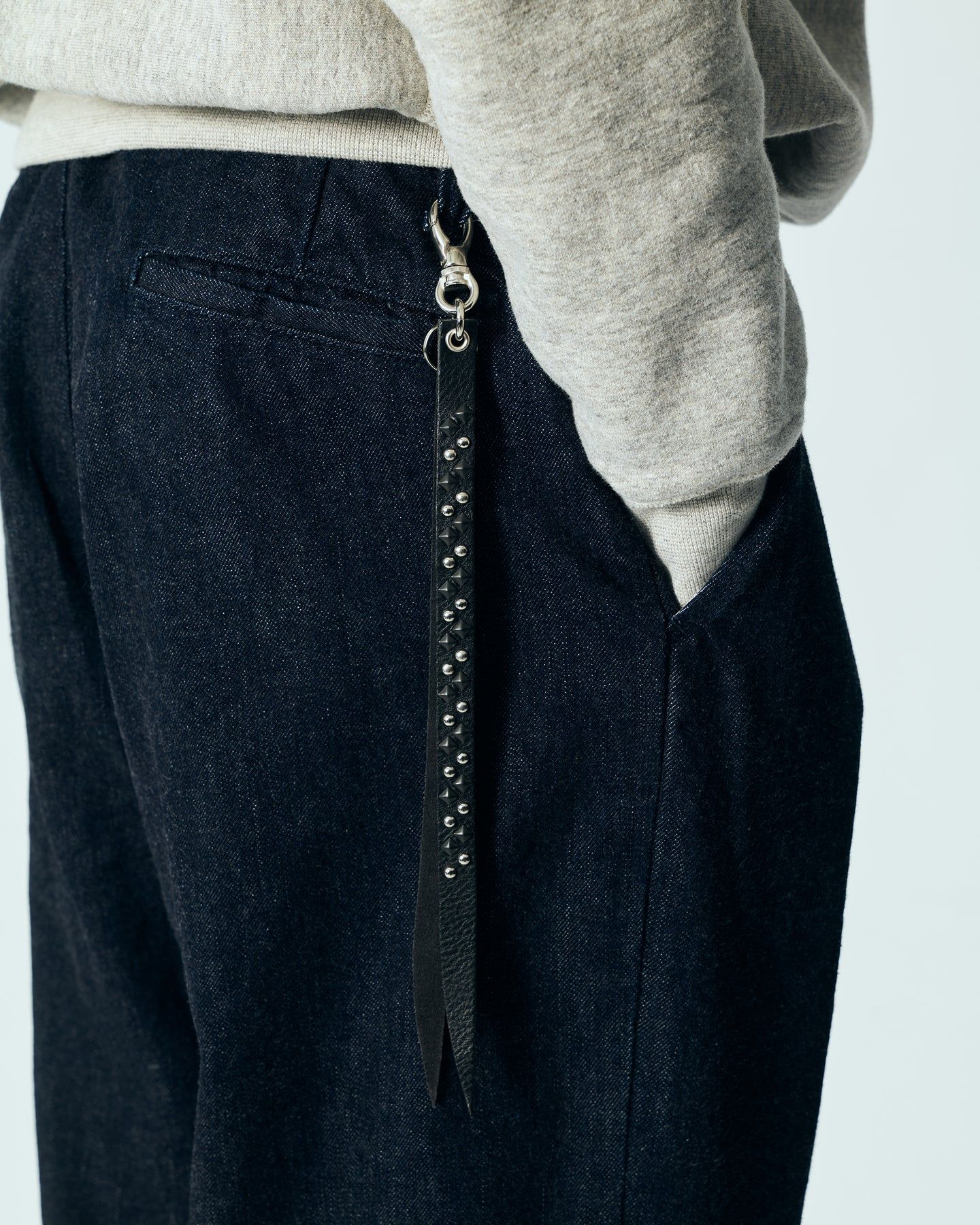 ROUND & PYRAMID STUDS LEATHER LONG KEY RING (BLACK) / スタッズ レザー キーリング ロング バージョン