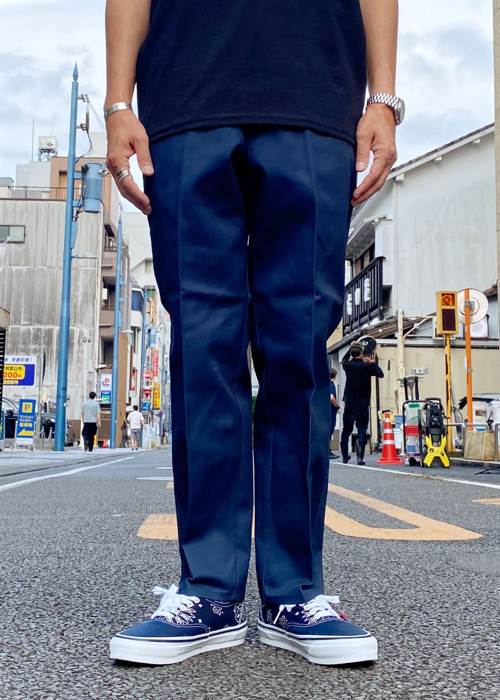 DICKIES 10L TC PANTS "THUNDERS" (D.NAVY) / ディッキーズ コラボ チノパンツ