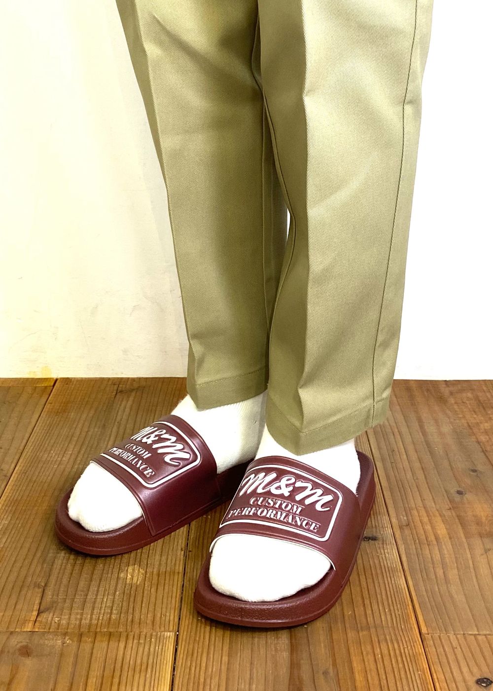 SANDALS (BROWN) / エンボスロゴ シャワーサンダル