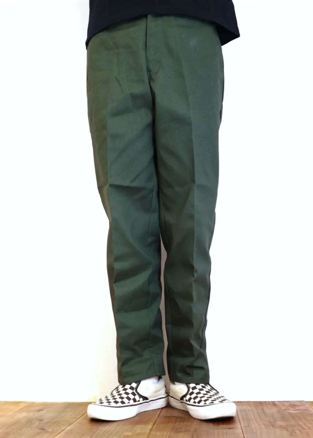 DICKIES 10L TC PANTS "THUNDERS" (OLIVE) / ディッキーズ コラボ チノパンツ