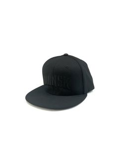 College Baseball CAP (BLACK×BLACK) / 刺繍ロゴ ベースボールキャップ