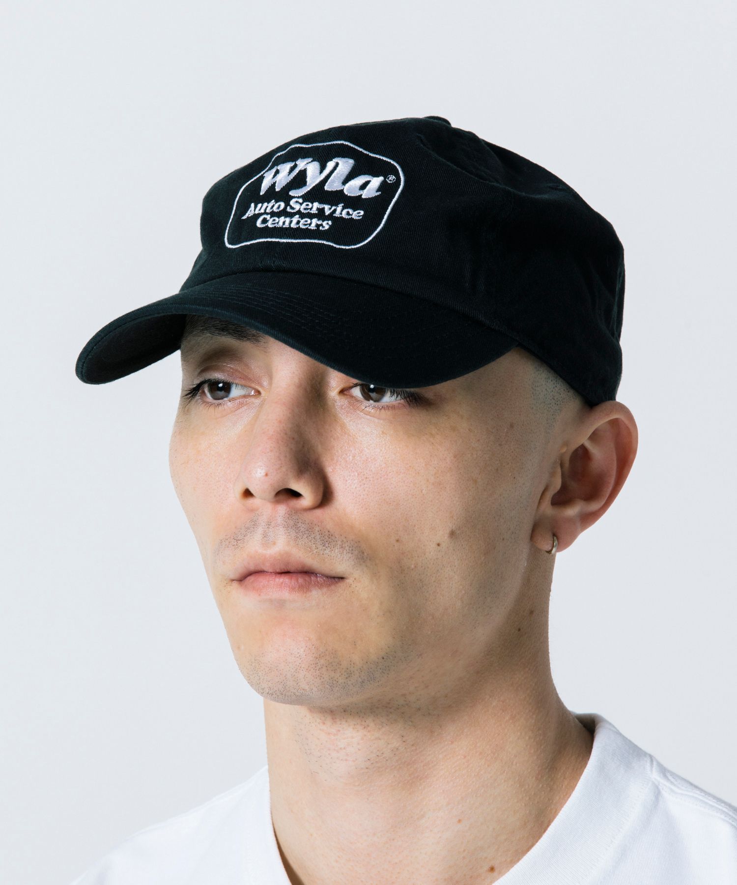 WYLA CAP (BLACK) / ロゴ刺繍 ダッド キャップ。