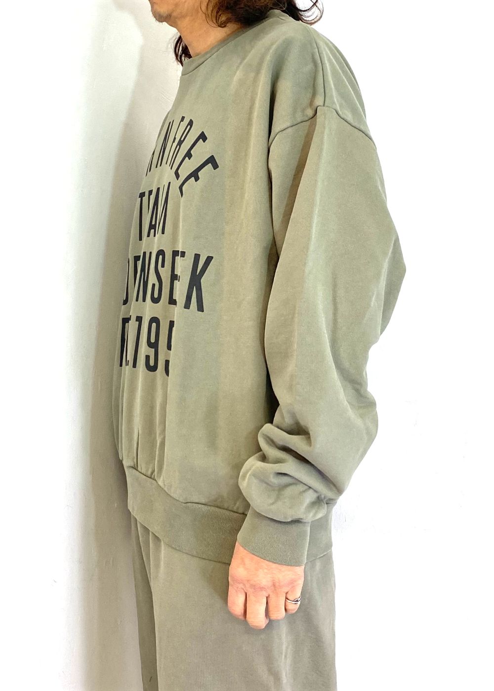 【ラスト1点】College Sweat Shirt (OLIVE DRAB) / オリジナル セットアップ クルーネック スウェット / セットアップ可能