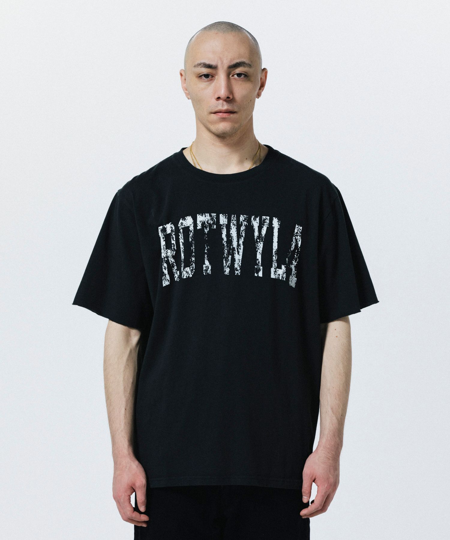 R9 ROTWYLA TEE (BLACK) / カレッジロゴ プリント オリジナル Tシャツ