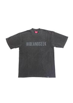 Logo S/S Tee (D-GRAY) / ロゴ プリント ルーズフィット Tシャツ