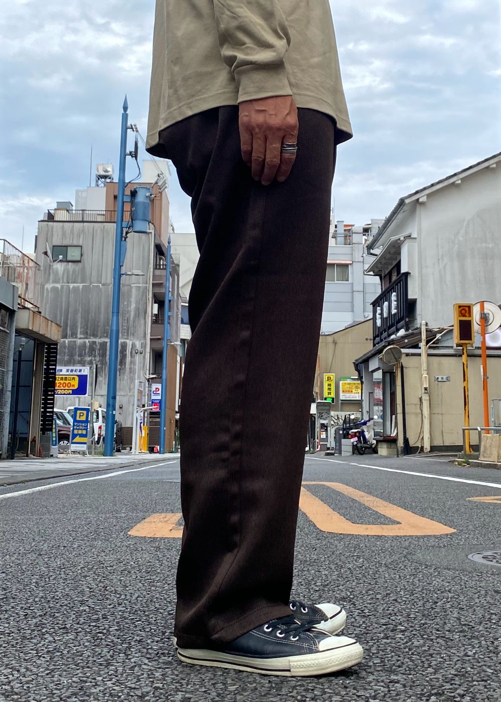 MELANGE TWILL EASY SLACKS (BROWN) / メランジ ツイル イージー スラックス