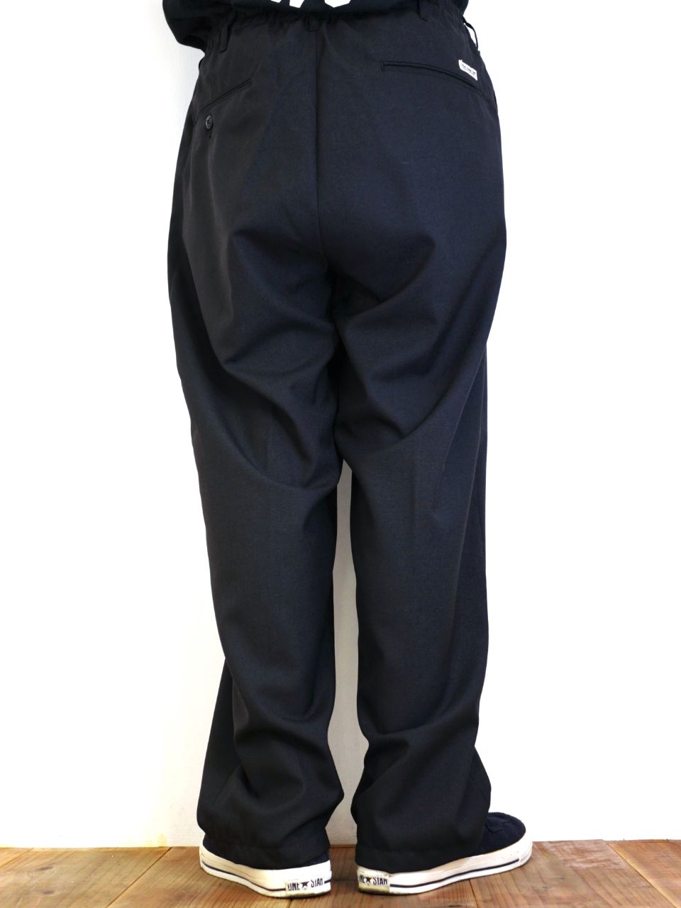 COOTIE PRODUCTIONS - T/W 2 TUCK EASY PANTS (BLACK) / ポリウール 