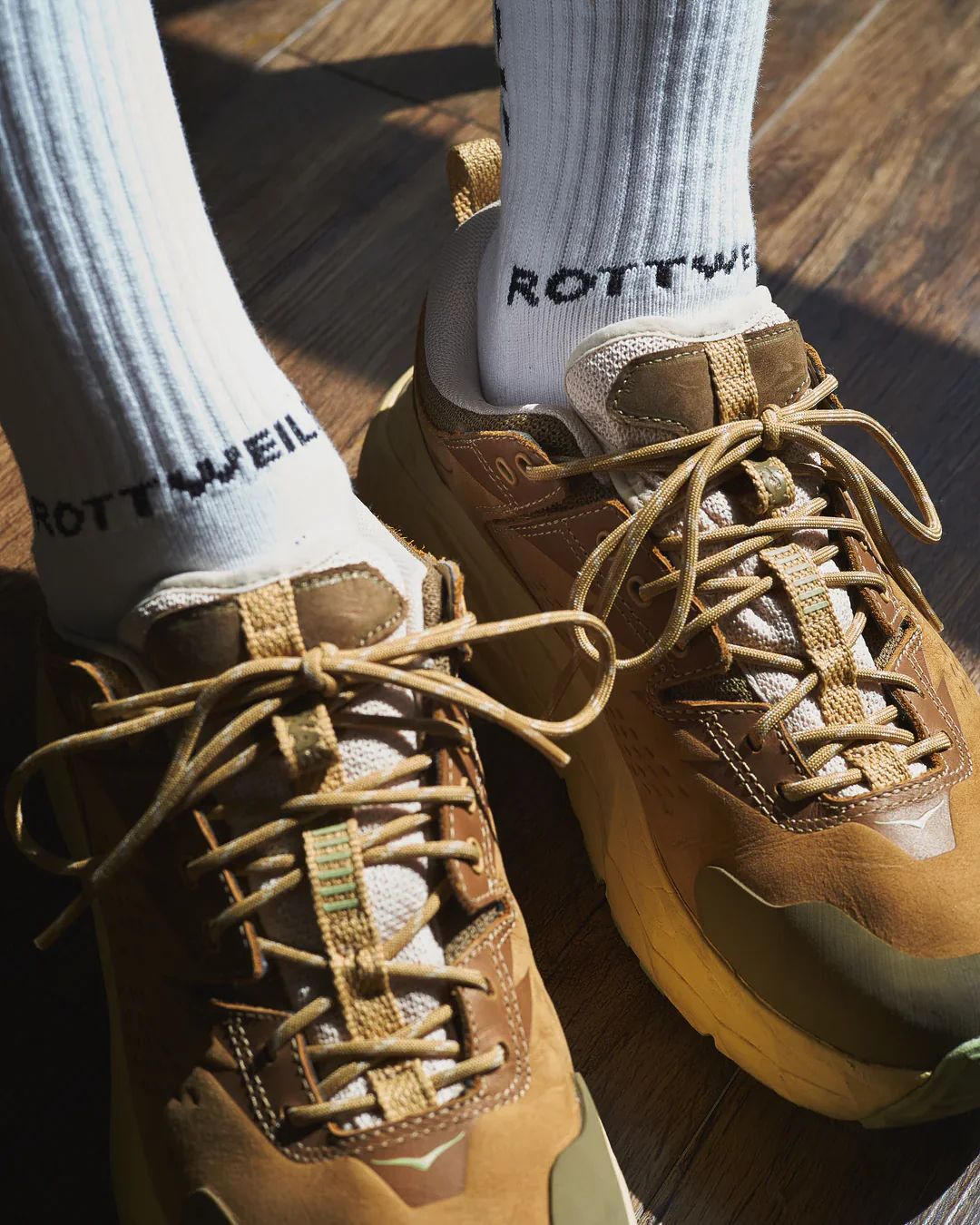 R9 PURPLE SOX (WHITE) / ×パープルズ コラボ ジャガードロゴ ソックス