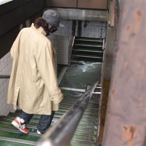 都会の風を感じるストリートフォーマル。