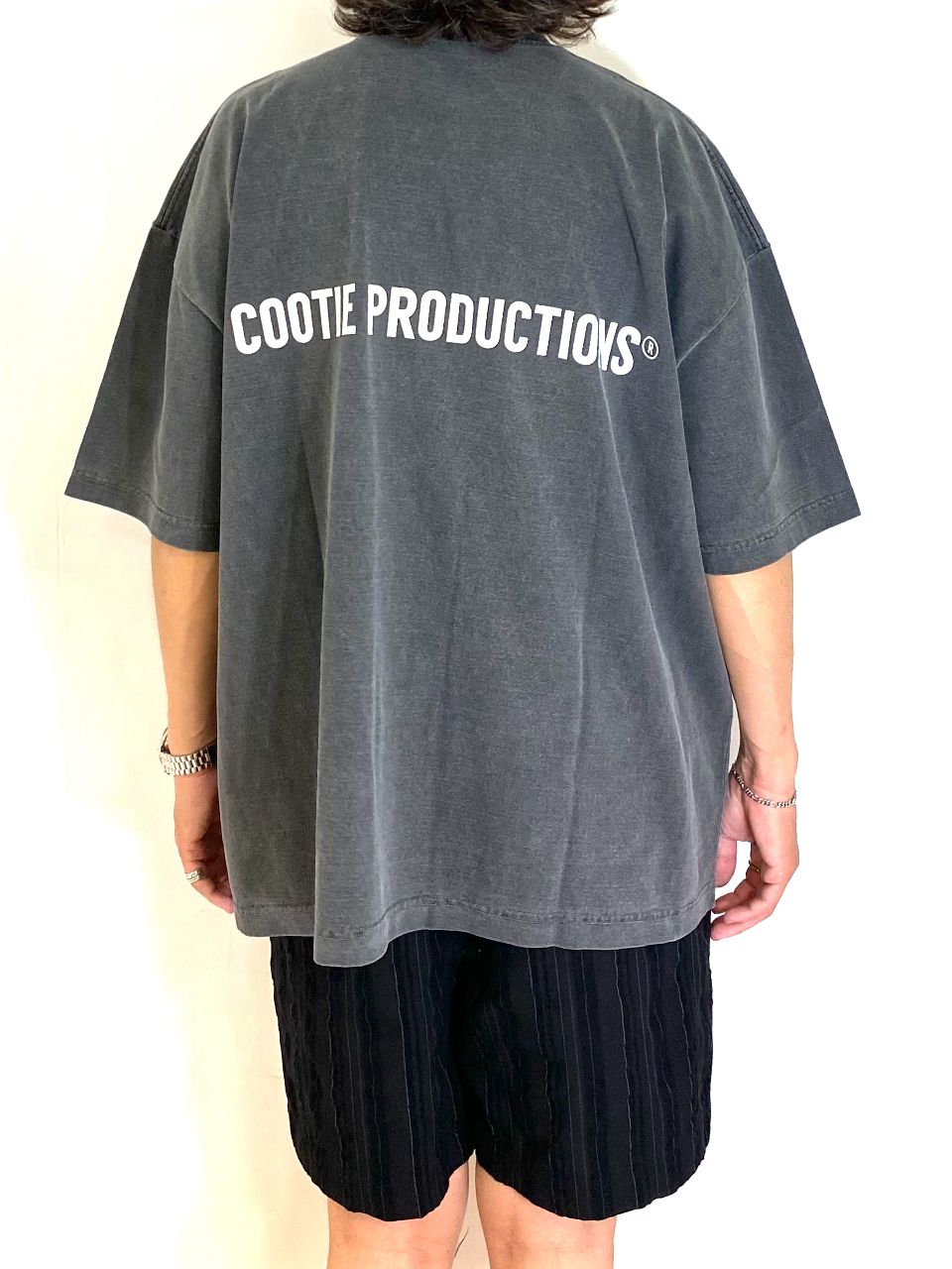 COOTIE PRODUCTIONS - Pigment Dyed S/S Tee (BLACK) / ピグメントダイ 定番ロゴプリントT |  LOOPHOLE