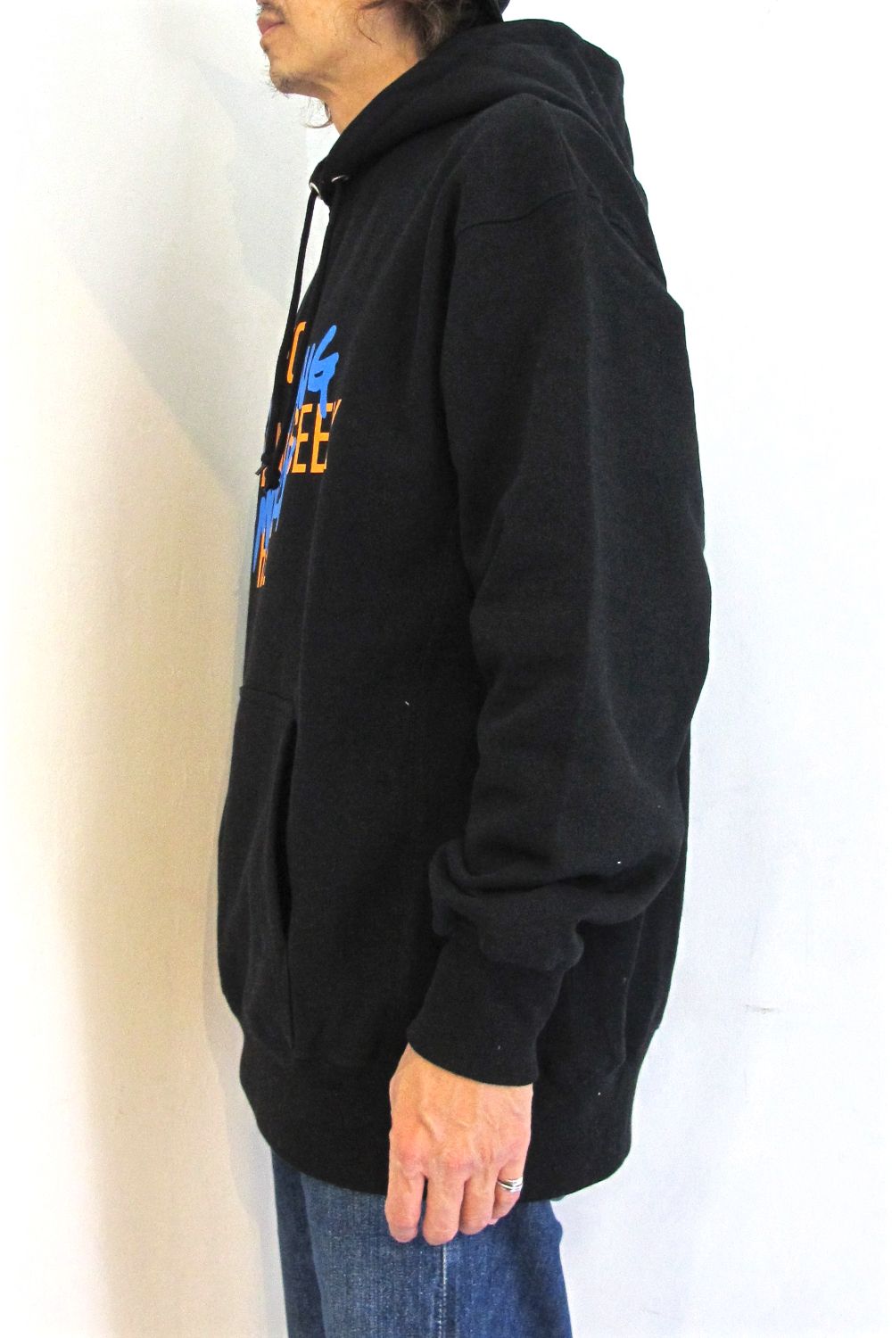 HIDE AND SEEK - ×SKOLOCT HOODED SWEATSHIRT (BLACK) / スコロクト