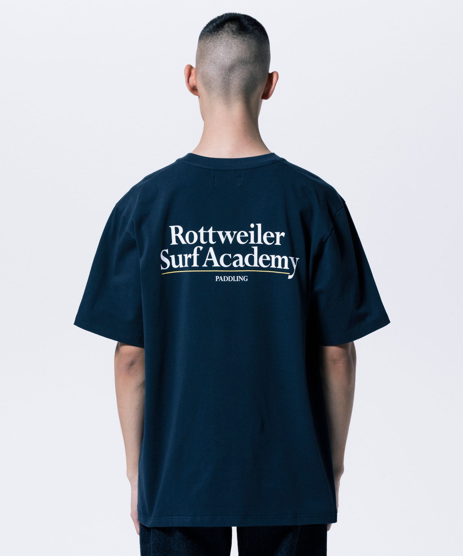 R9 SURF ACADEMY SS TEE (NAVY) /  オリジナル ロゴプリント Tシャツ