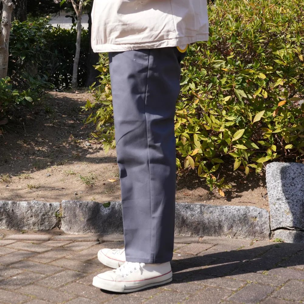 DICKIES 10L TC PANTS "THUNDERS" (CHARCOAL) / ディッキーズ コラボ チノパンツ