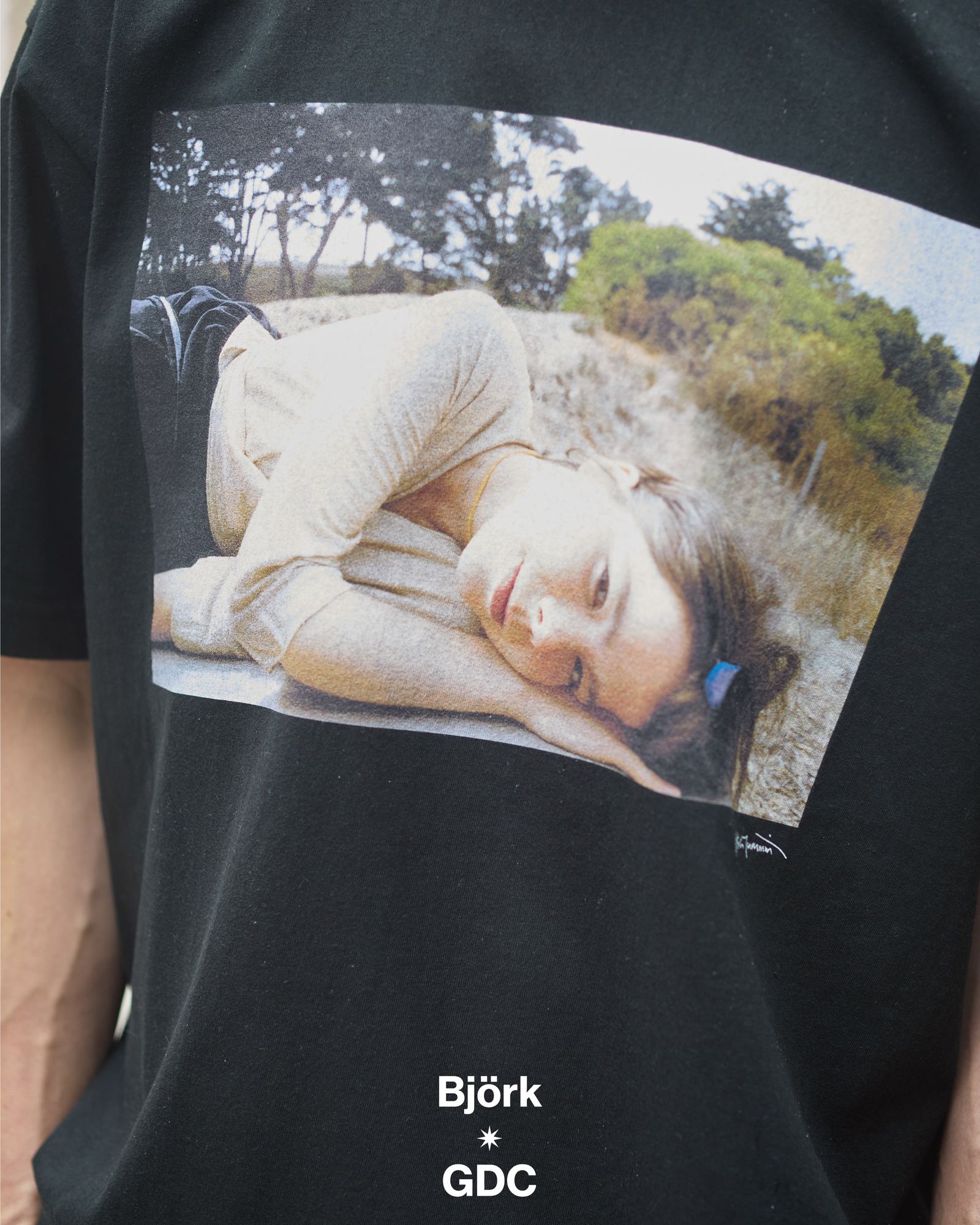 【Bjork by Kevin Cummins×GDC】Color Tee (BLACK) / ×Bjork by Kevin Cummins コラボ Tシャツ