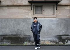レザーセットアップを使ったワンランク上のストリートスタイル