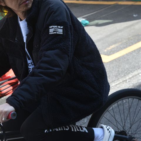 毎年恒例、ボアフリースを使用したスポーツスタイル。