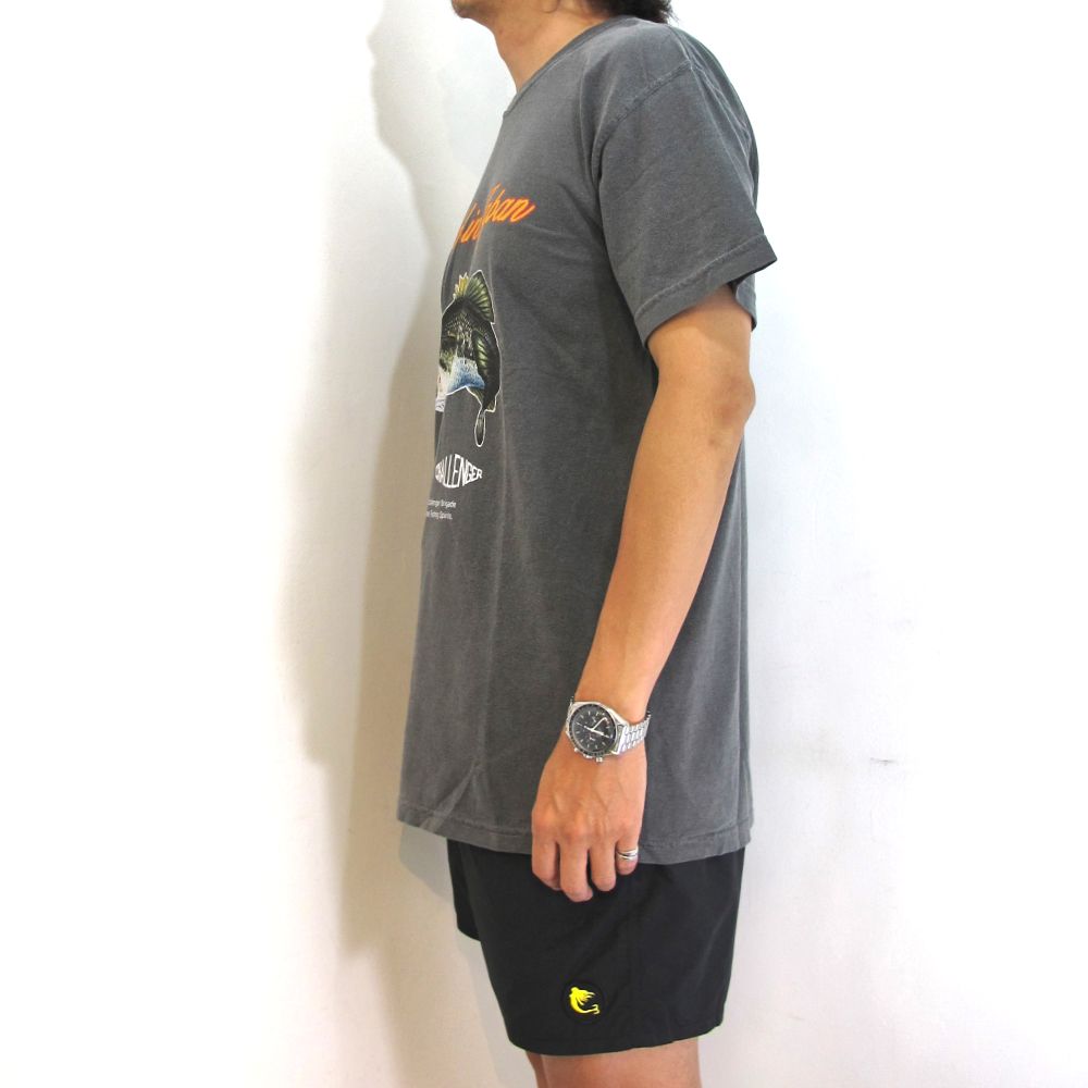 CAPTAINS HELM - × CHALLENGER BUILT IN JP TEE (SMOKE BLACK