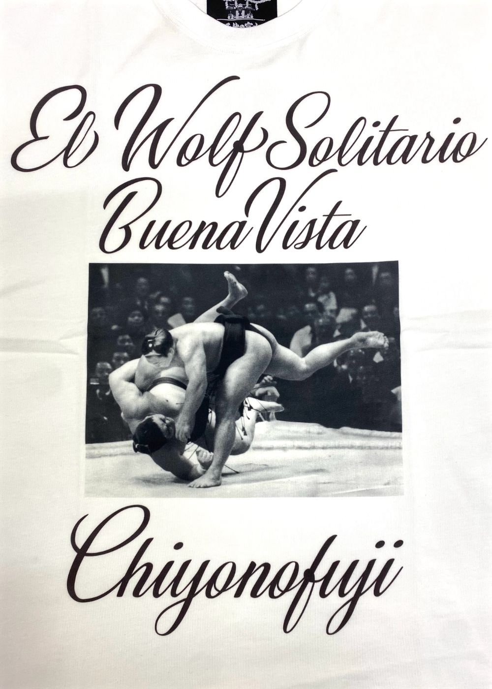 【千代の富士×BUENA VISTA】El wolf solitario tee tres (WHITE) / ×千代の富士 コラボ Tシャツ