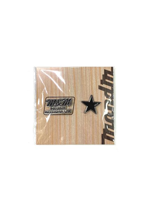 PINS (BLACK/SILVER) / ロゴ ピンバッジ
