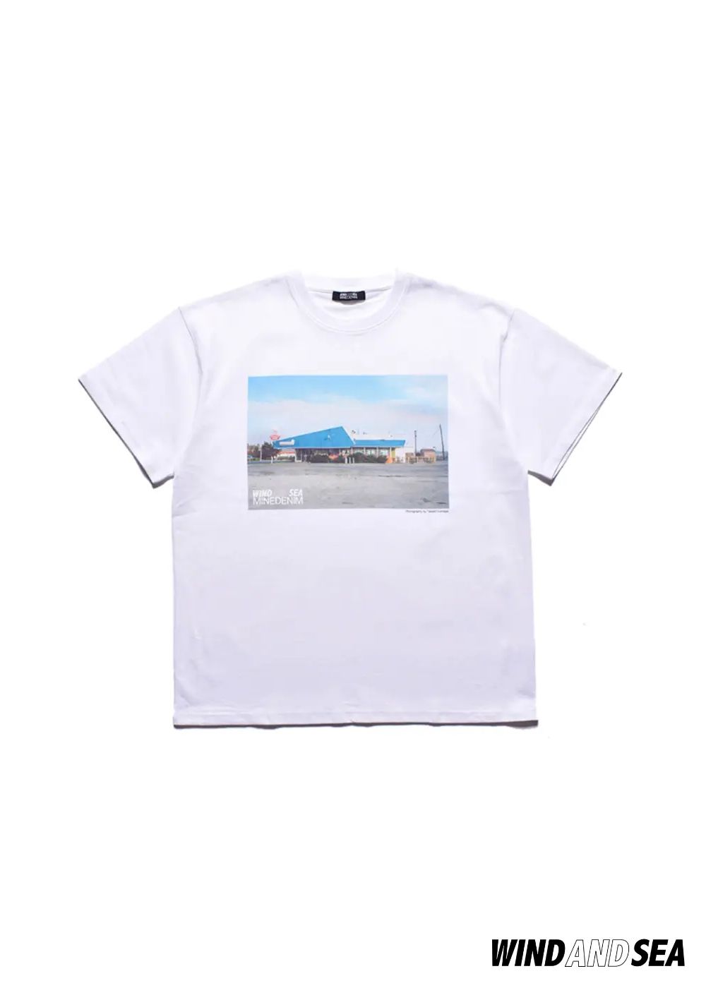 ×WDS Photo S/S Tee (WHITE) / ウィンダンシー コラボ Tシャツ
