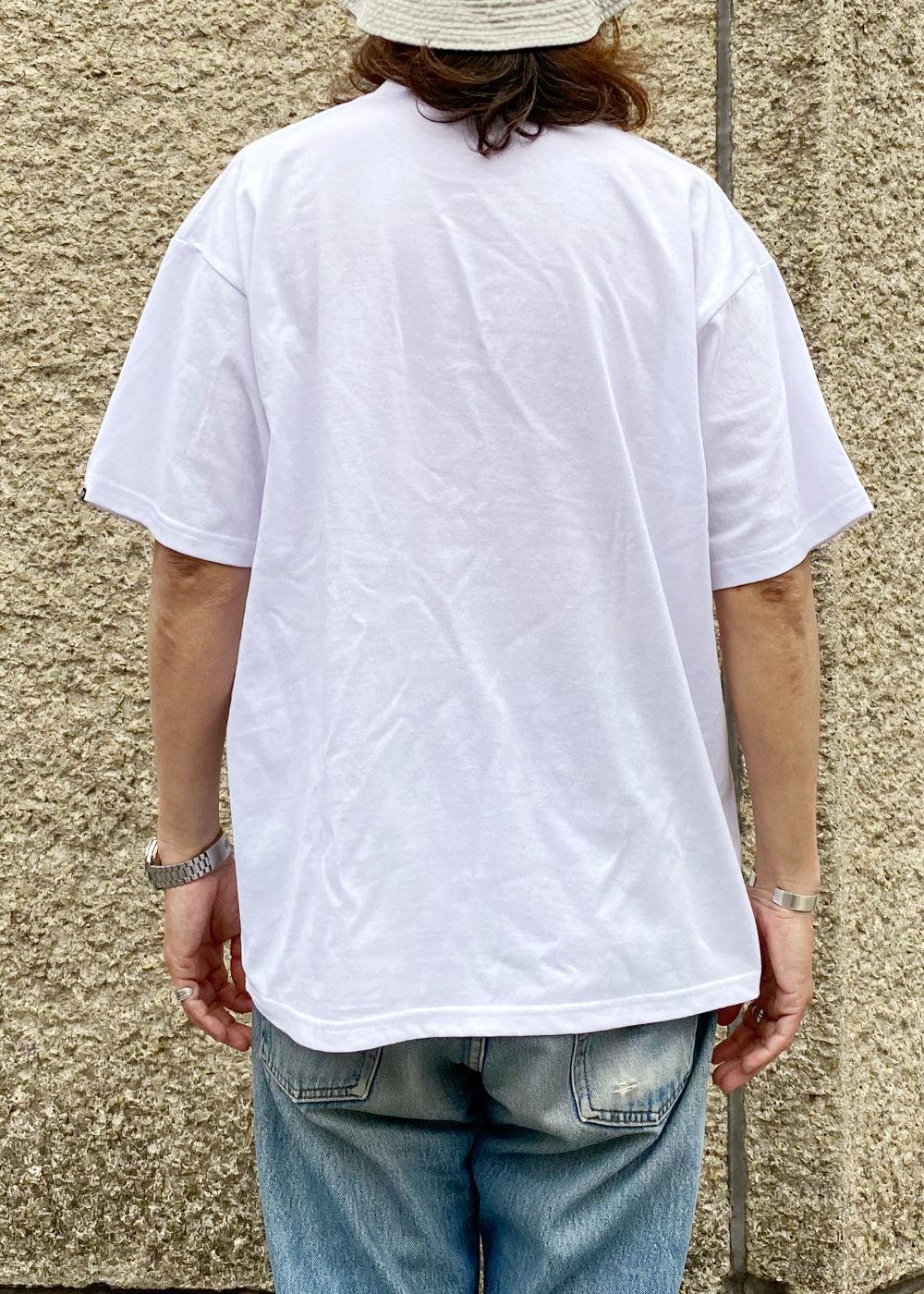 LOCALS SS TEE (WHITE) / ロゴ プリント Tシャツ