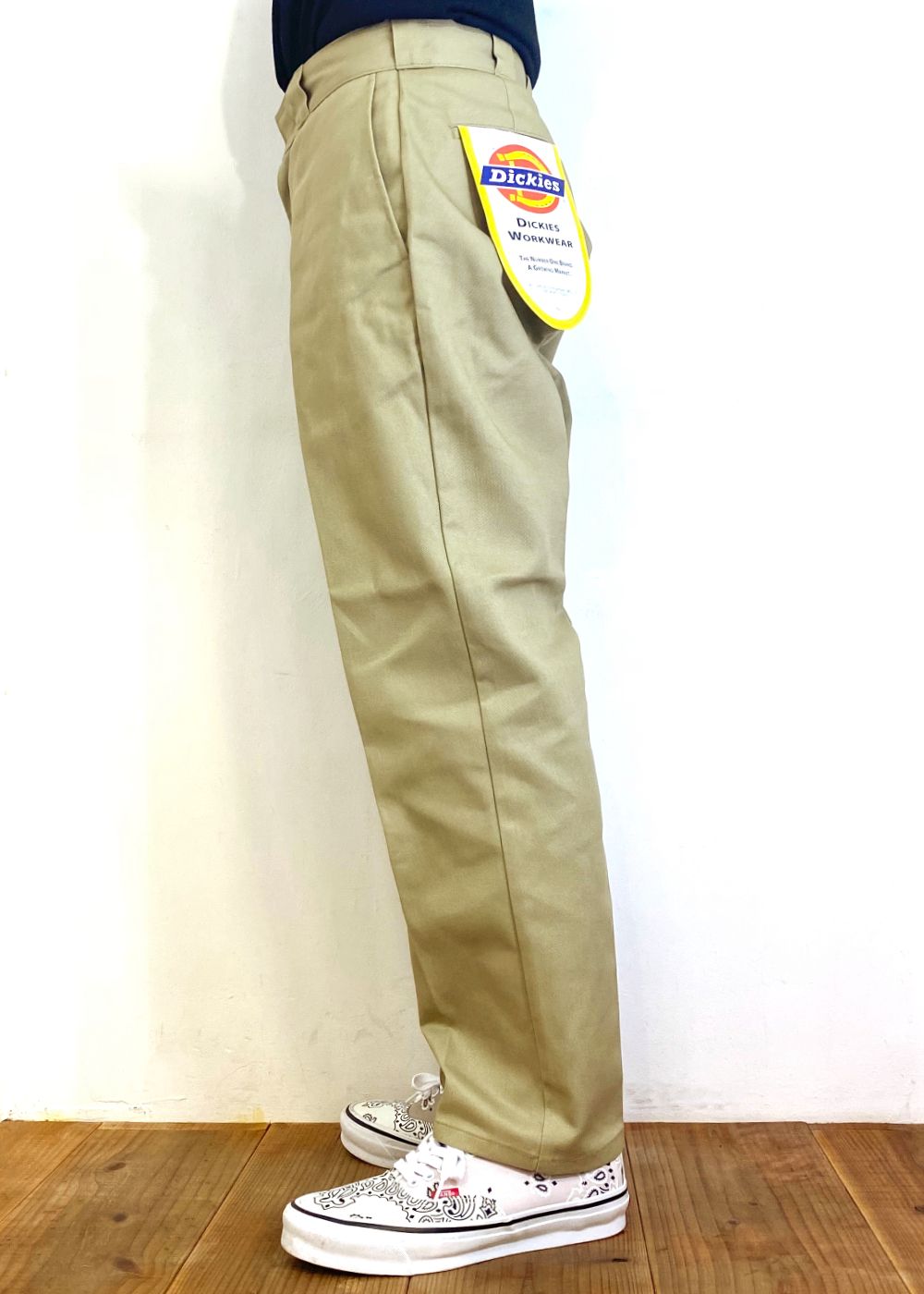 DICKIES 10L TC PANTS "THUNDERS" (KHAKI) / ディッキーズ コラボ チノパンツ