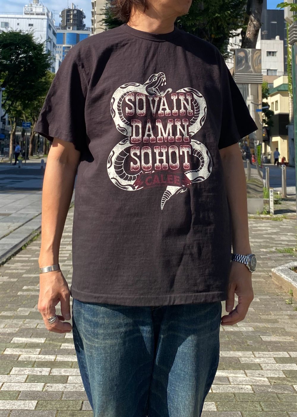 GARMENT DYE SNAKE LOGO TEE ＜BARTHDAY WORKS DESIGN＞ (INK BLACK) / ×バースデイワークス コラボ Tシャツ