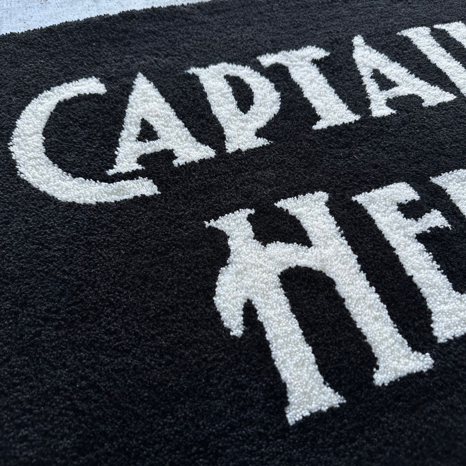 CAPTAINS HELM - 【ラスト1点】CH LOGO RUG (BLACK) / オリジナル ...