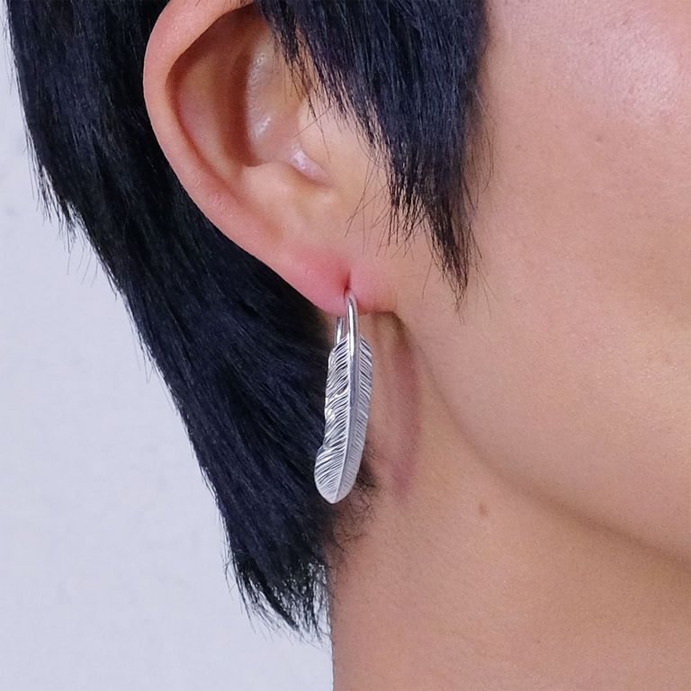 STUDIO TY - Feather Droop Pierced Earing Left (SILVER) / フェザーイヤリング (左向き) |  LOOPHOLE