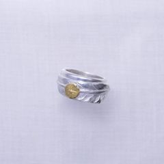 Feather Ring 2 with Gold Point L (SILVER) / 24金Lポイントフェザーリング(小)
