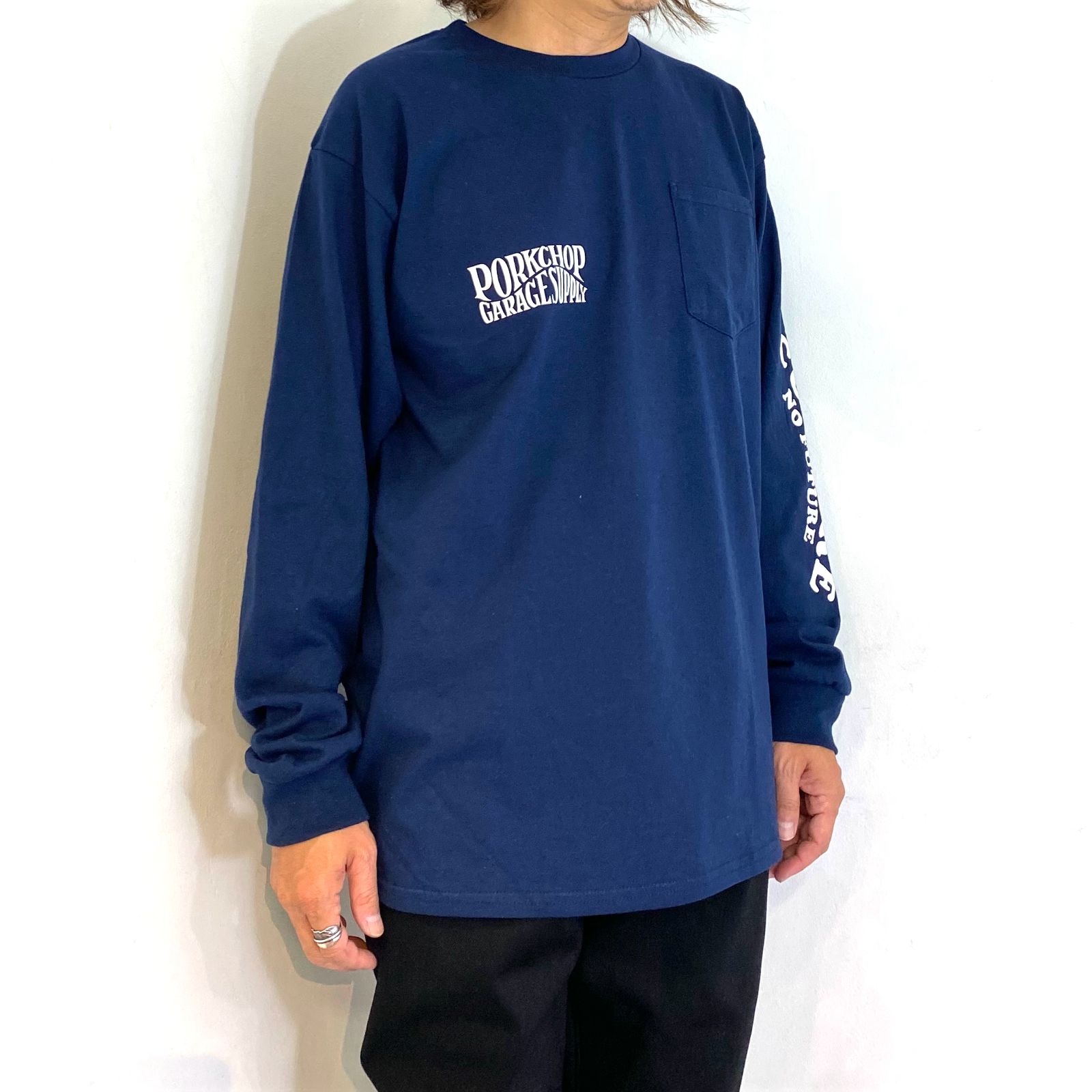 WAVE LOGO L/S TEE (NAVY) / ウェーブ ロゴ ロングスリーブ ポケット Tシャツ