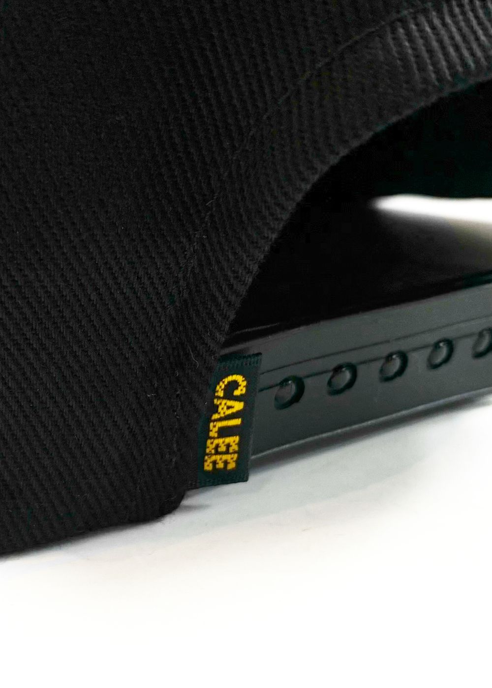 【ラスト1点】EMBLEM LOGO TWILL CAP (BLACK) / オリジナル ロゴ刺繍 キャップ